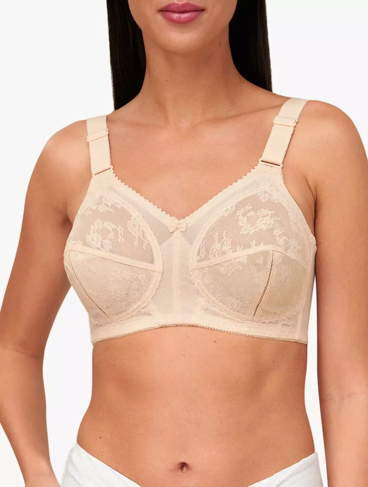 Pack of 4 &nbsp;Exclusive Offer:Triumph Doreen world Famous bra +Free shipping ❤️